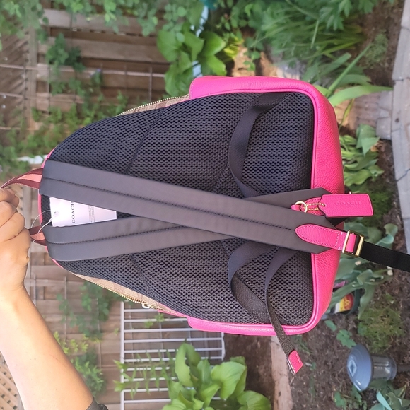 Coach Signature Court Backpack - Picture 2 of 5